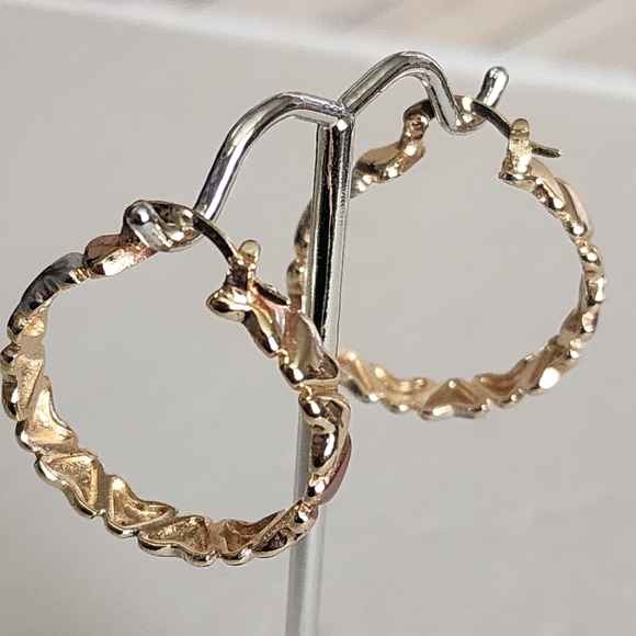 Tri Color Gold Filled Hoop Earrings Hearts Design New - Picture 7 of 8